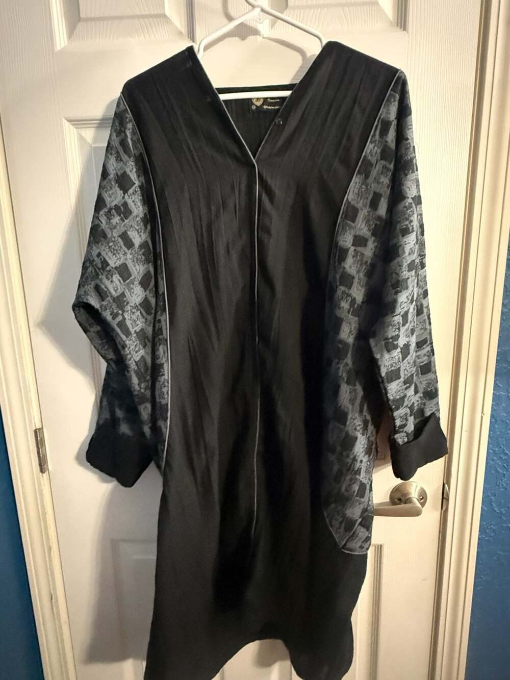 Kadehm Abaya Black and Gray Textured Pattern Long Sleeve Open Front Abaya